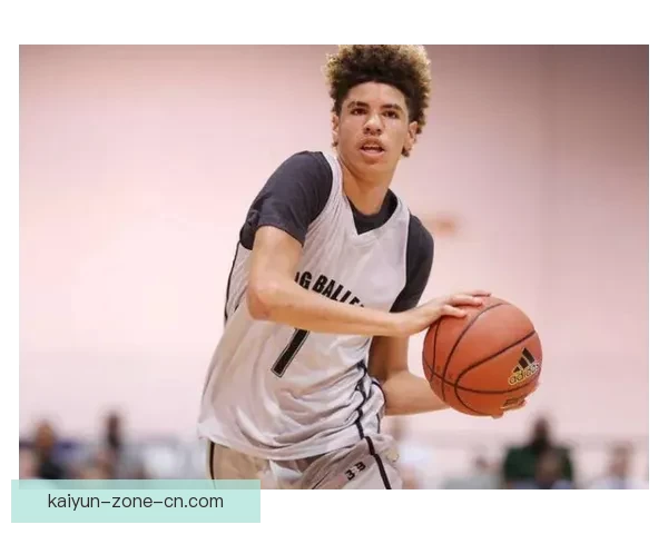 雷霆新秀因睡过头错过会议遭队友整蛊车内被塞满泡沫爆笑场面