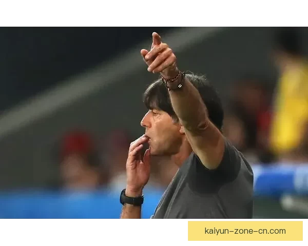 勒夫复出引关注 加纳临时换帅 世界冠军教头再度执掌帅印