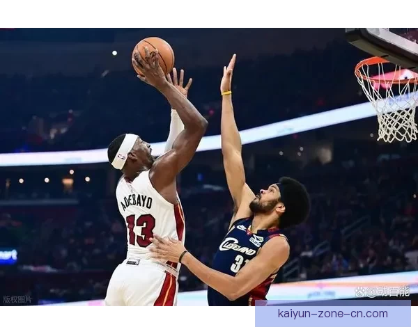 阿伦复出带来全新变化 双塔联手骑士攻守无懈可击 哈登17+14助攻助力全队